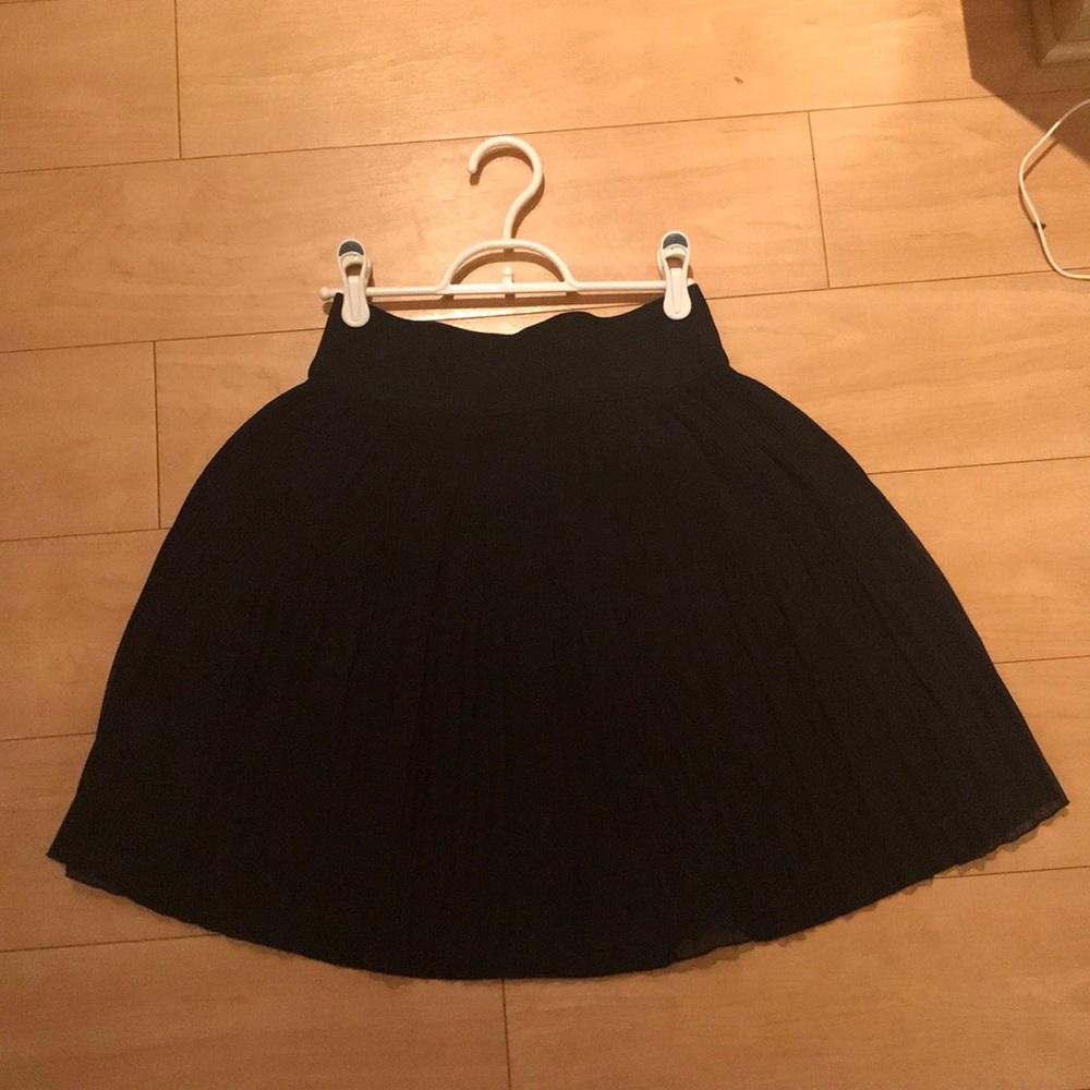 Zara pleated black skirt